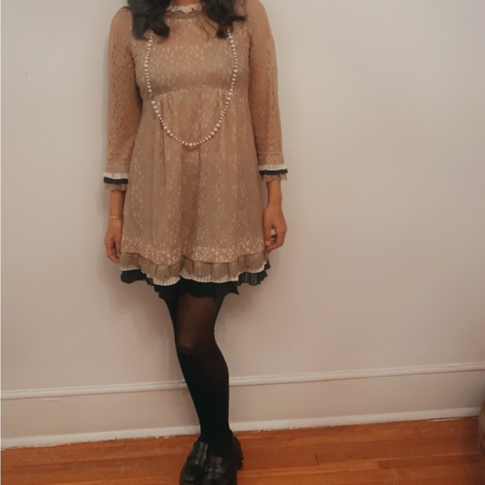 Hello Upper East Siders! The rare Gold Dita Marc Jacobs dress ASO on Blair